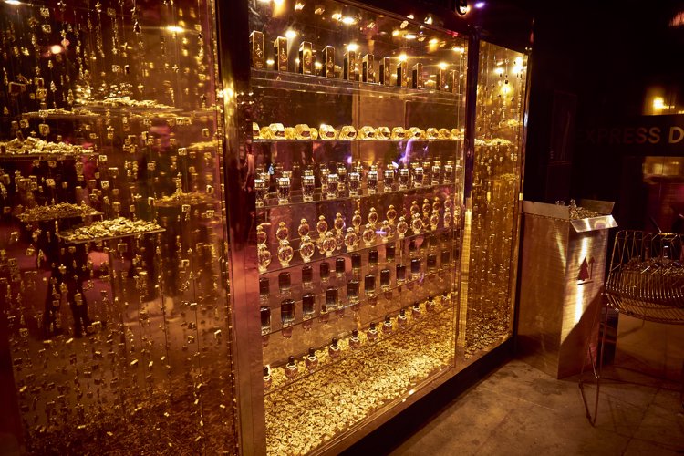 Fragrance shelf